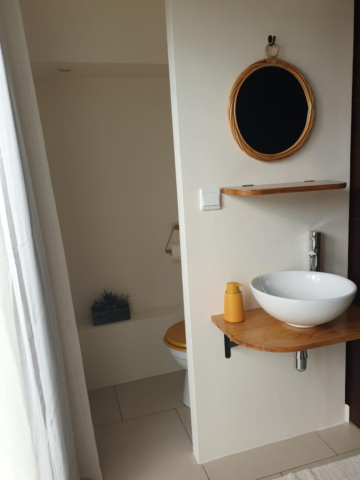 Bed and Breakfast Chez Blandine Et Sylvain Cascavelle Exterior foto