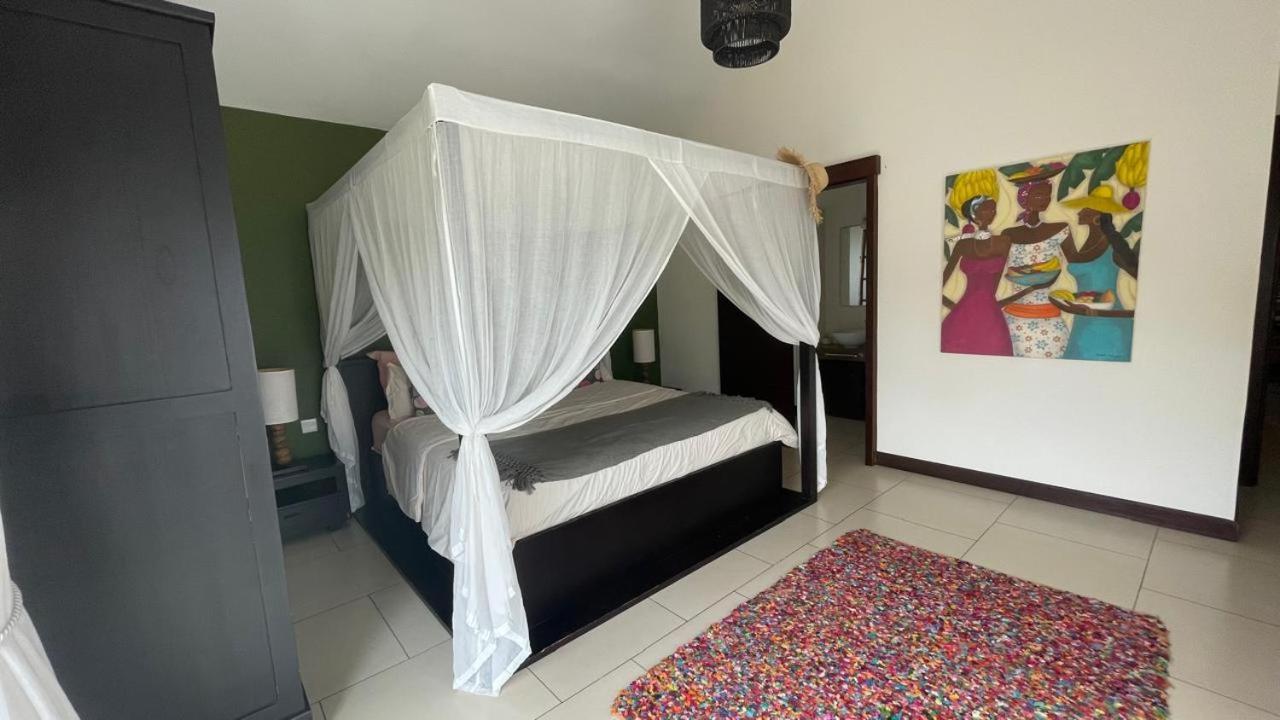 Bed and Breakfast Chez Blandine Et Sylvain Cascavelle Exterior foto